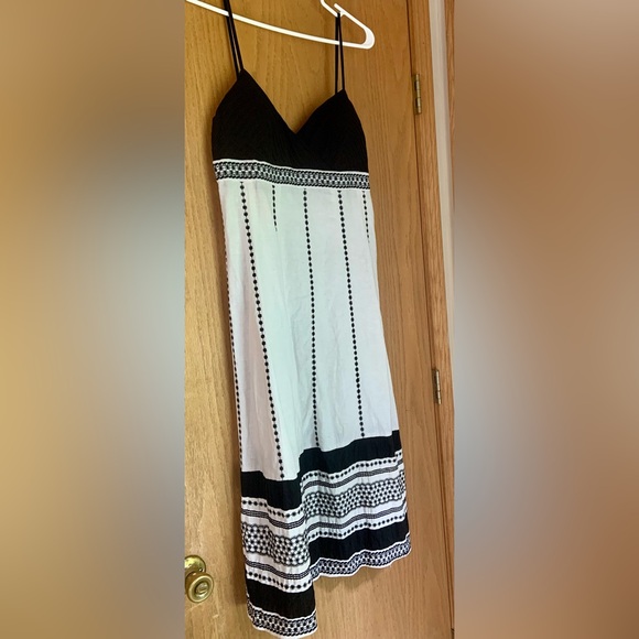 Super Cute Sundress ~ Size 10 - Picture 5 of 8